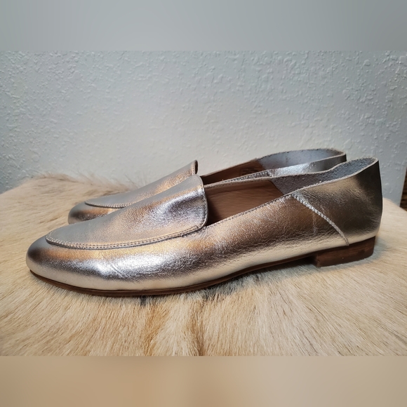 Kaanas Women's Size 9 Pisa Silver Loafers Leather Metallic Low Heel Flats. - Picture 4 of 8